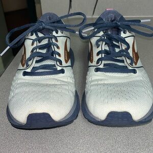 Women’s Brooks 8.5 Transmit 3